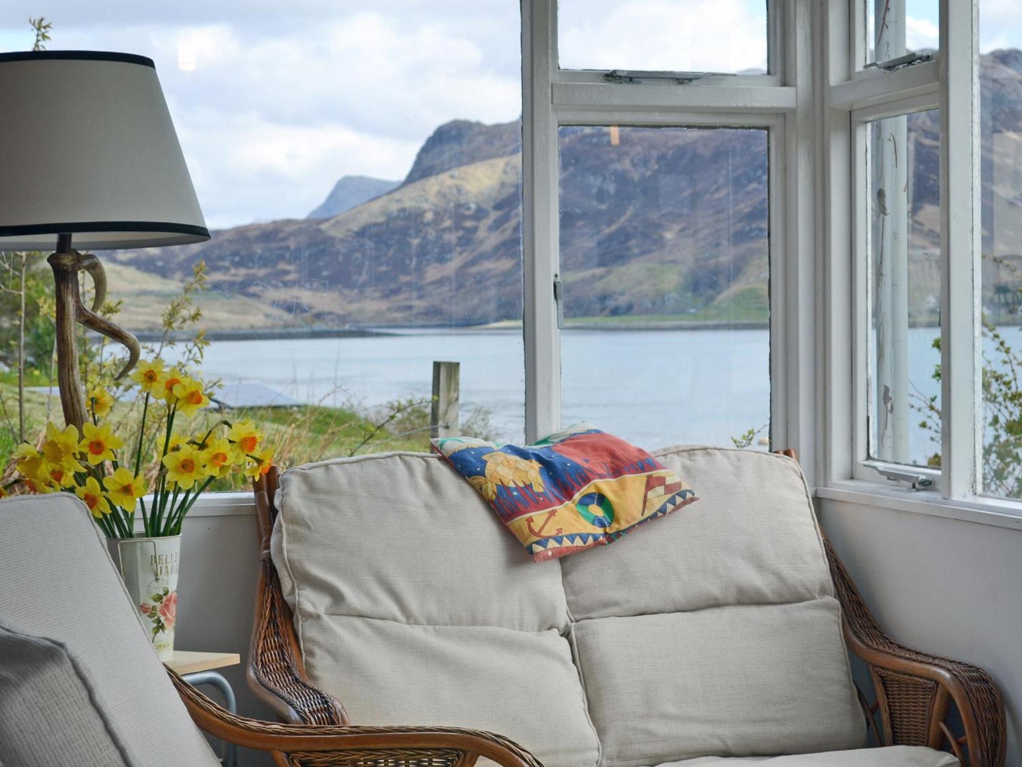 Loch Shore Cottage Дорни Екстериор снимка